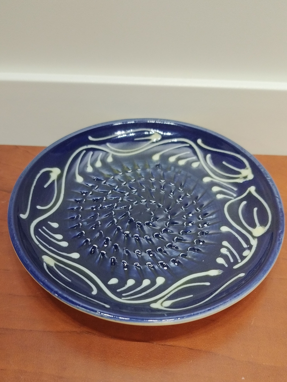 Handcrafted Blue & White Spanish Ceramic Garlic Grater Plate About 5"